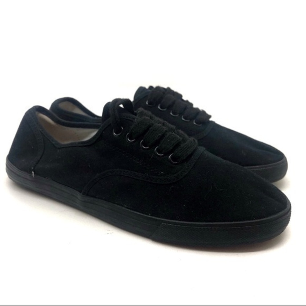 Mossimo supply Co black low top fashion sneaker